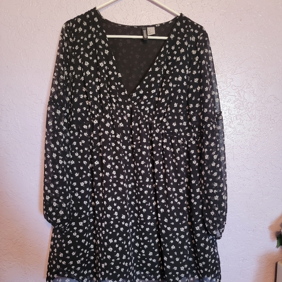 EUC H&M Babydoll Dresd - Picture 1 of 3